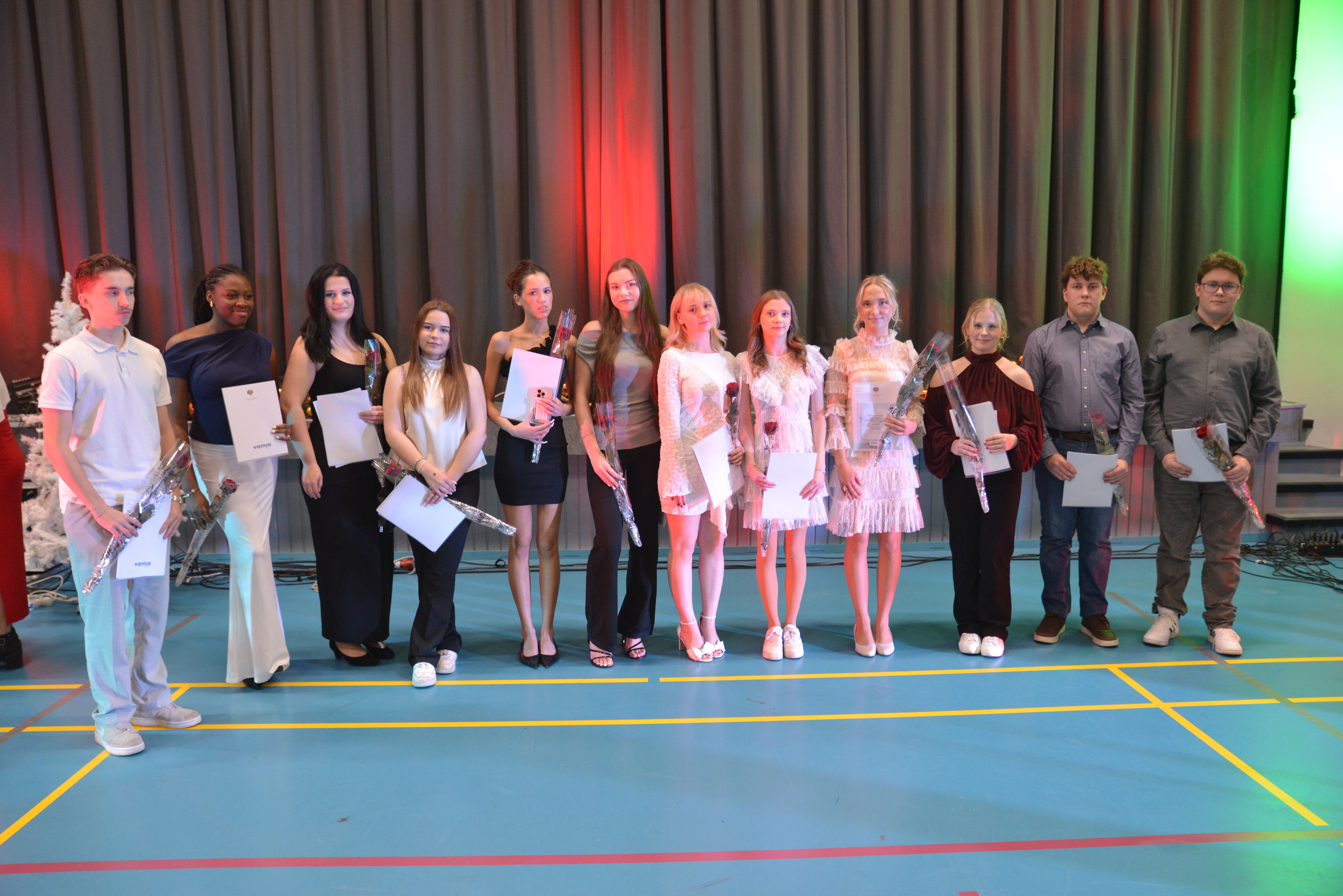 Lipan VAMK-väyläopiskelijat valmistujaisissa